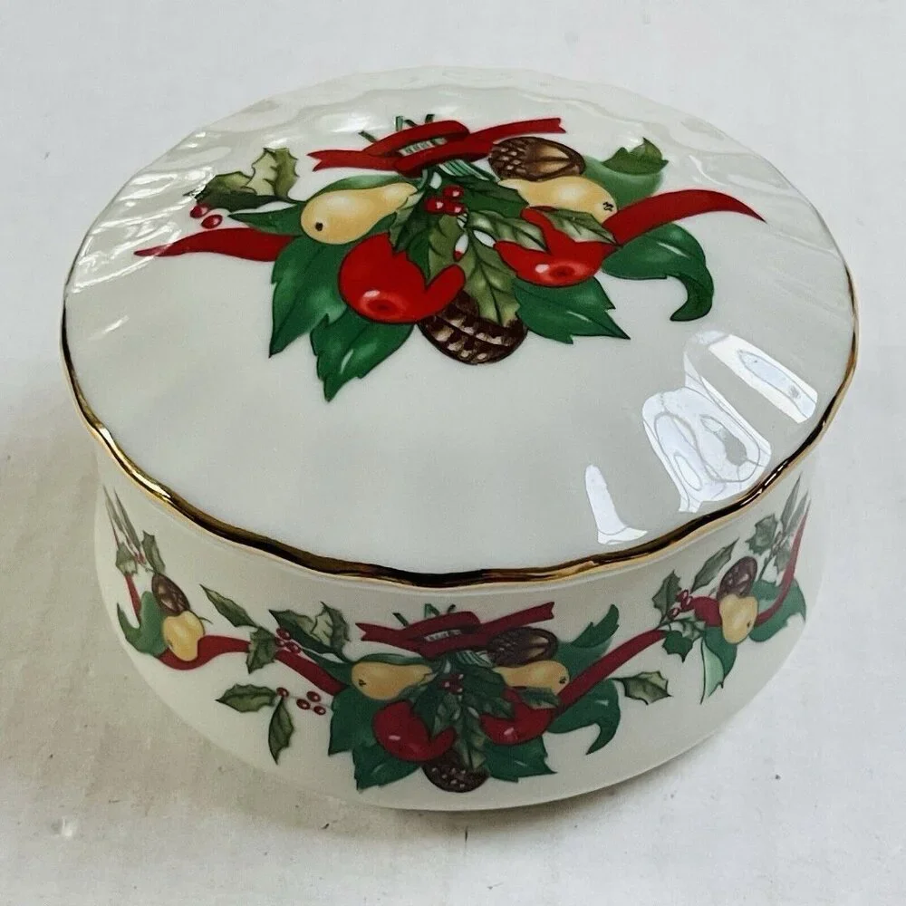 Heritage House Melodies Fine Porcelain Music Trinket Box Silent Night Gift Decor